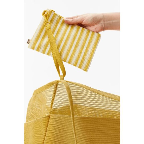 BEIS NWT The Mesh Beach Tote in Honey Yellow - Picture 4 of 5